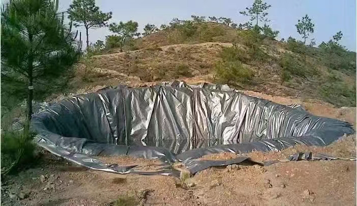 山地小型蓄水池鋪設土工膜